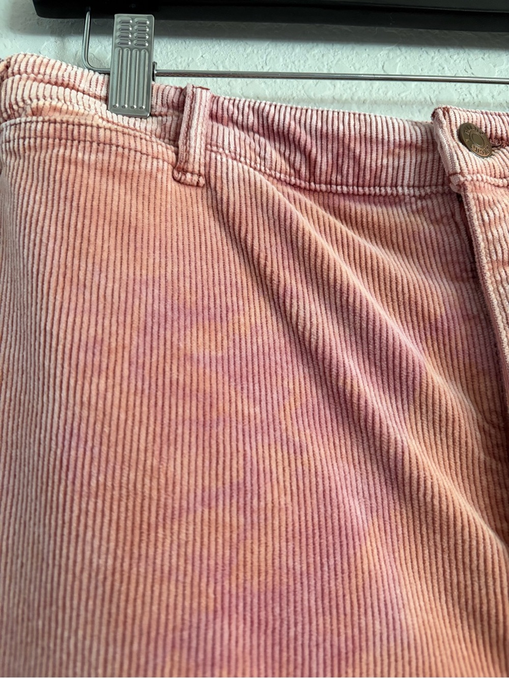 Pilcro Ultra High-Rise Cropped Wide-Leg Corduroy Pants Size 30 Dusty Rose - Picture 3 of 10